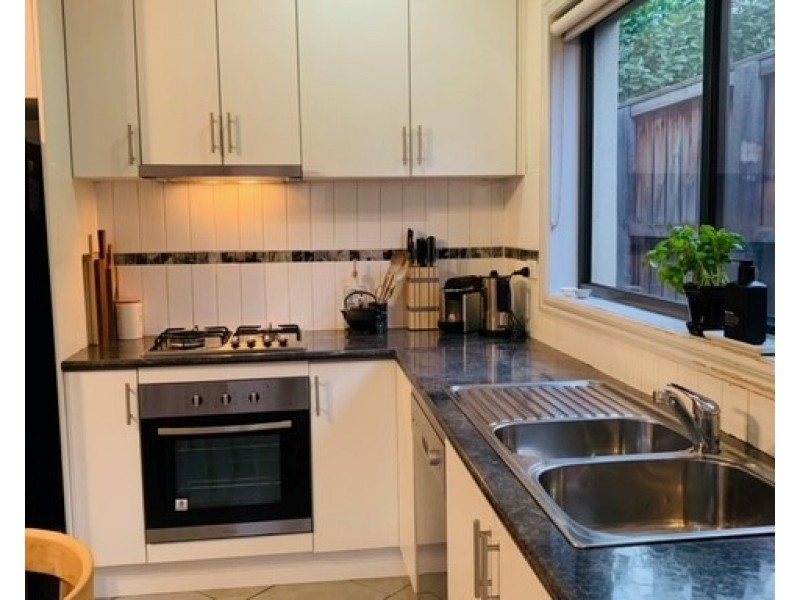 2/46-48 Bulla Road, Strathmore VIC 3041