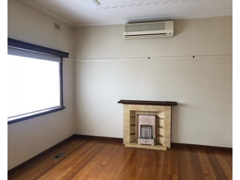 16 Ellenvale Avenue, Pascoe Vale South VIC 3044