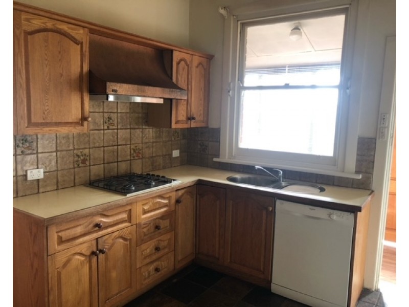 16 Ellenvale Avenue, Pascoe Vale South VIC 3044