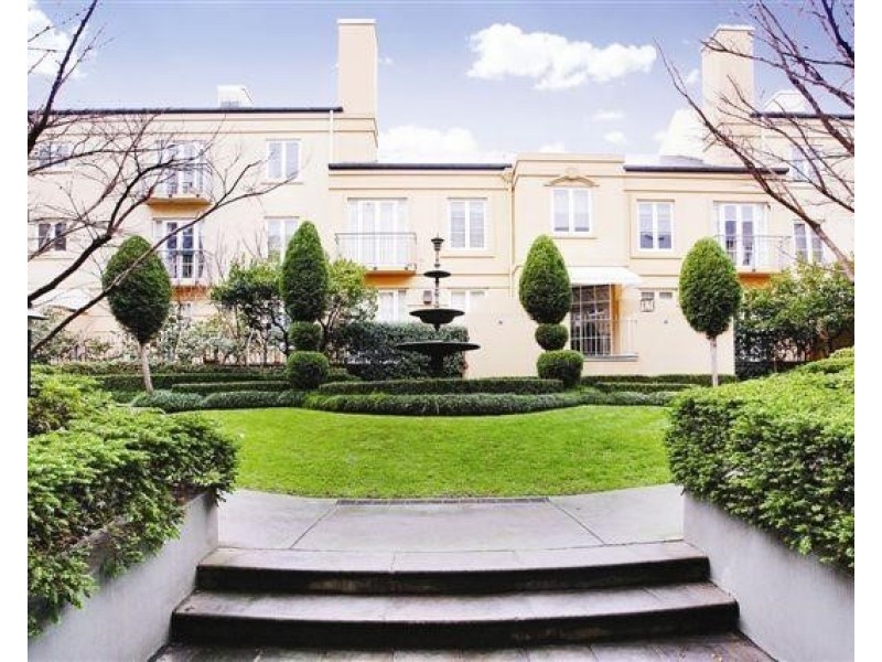 15/1 Wellington Crescent, East Melbourne VIC 3002