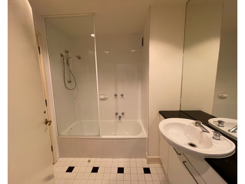 15/1 Wellington Crescent, East Melbourne VIC 3002