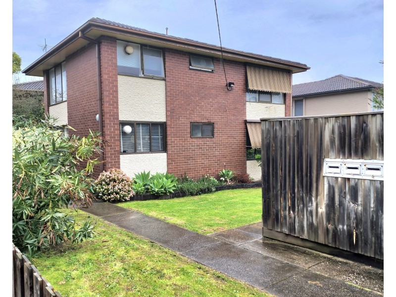 2/16 Lyon Street, Essendon VIC 3040