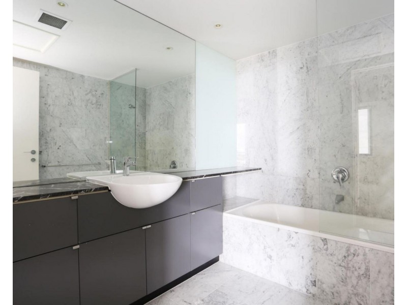 1008/80 Clarendon Street, Southbank VIC 3006