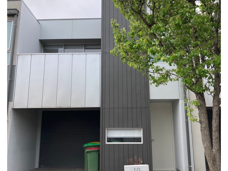 19 Raven Lane, Maribyrnong VIC 3032