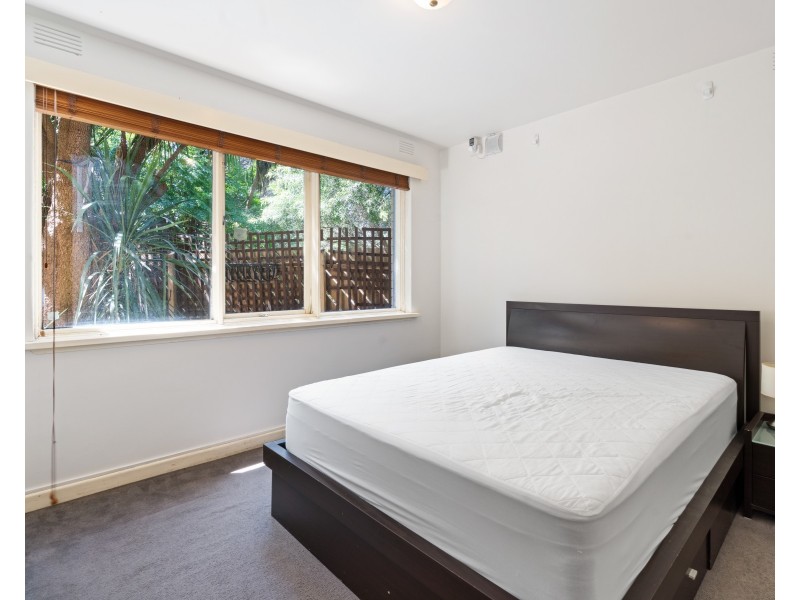 1/7 Ripon Grove, Elsternwick VIC 3185