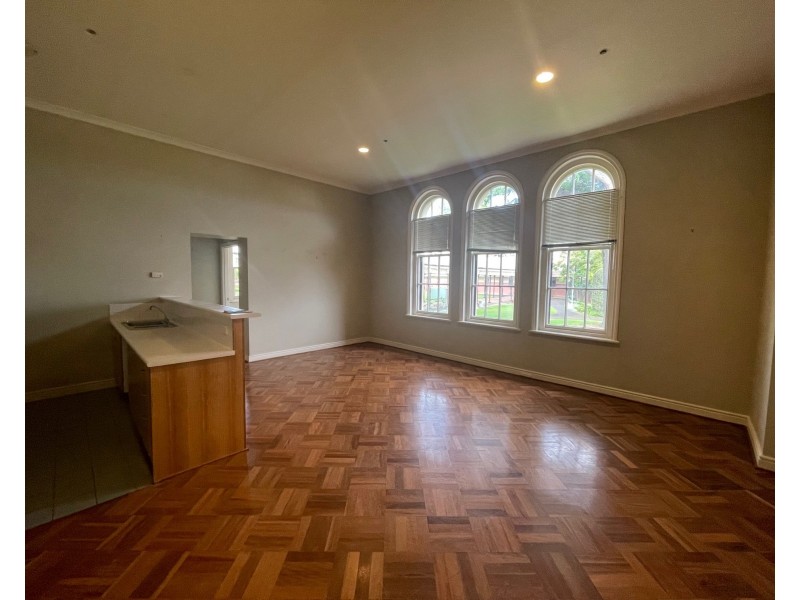 18 Wiltshire Drive, Kew VIC 3101