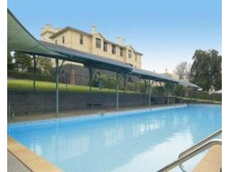 18 Wiltshire Drive, Kew VIC 3101