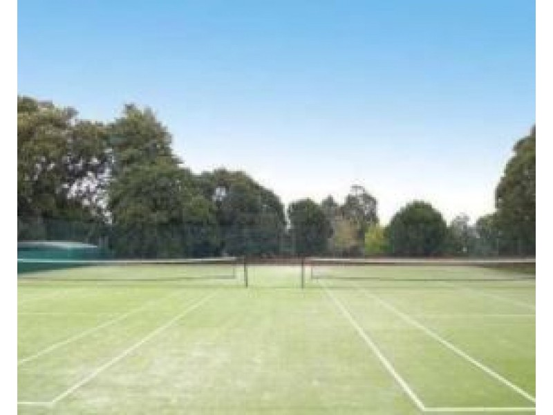 18 Wiltshire Drive, Kew VIC 3101