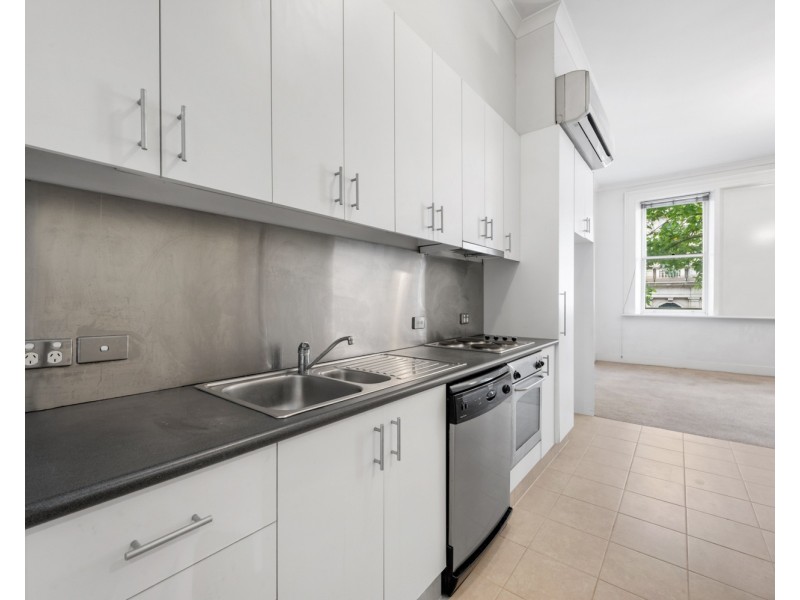 1/20 Somerset Place, Melbourne VIC 3004