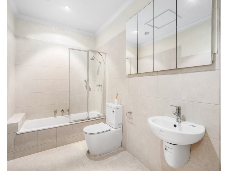 1/20 Somerset Place, Melbourne VIC 3004