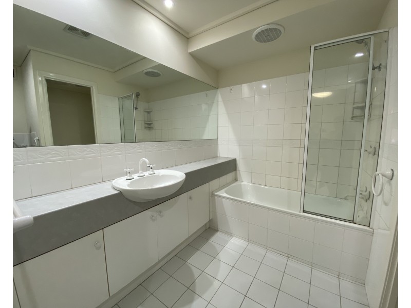 4/42 Grattan Place, Carlton VIC 3053