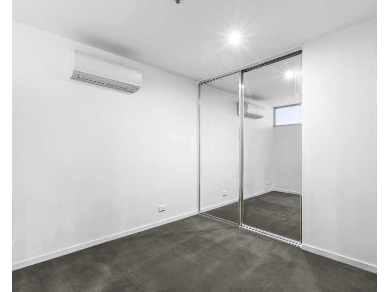 2202/5 Sutherland Street, Melbourne VIC 3000