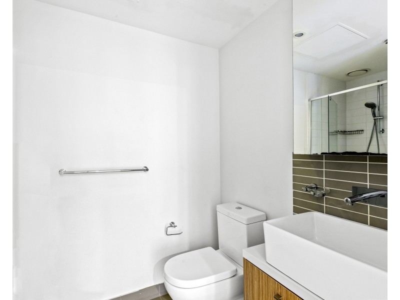 2202/5 Sutherland Street, Melbourne VIC 3000