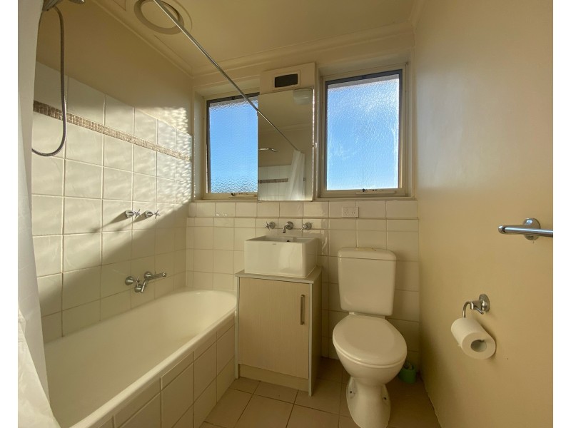 9/96 Glass Street, Essendon VIC 3040