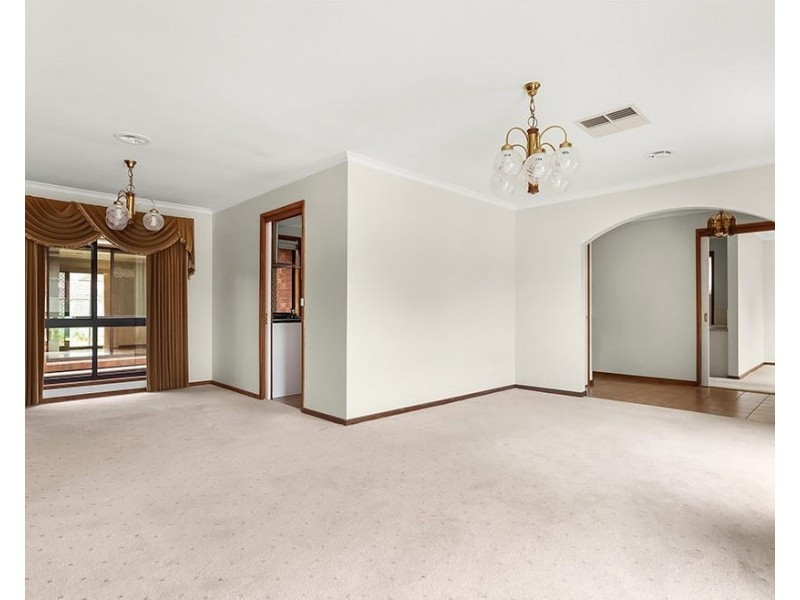 15 Dunbar Court, Keilor Downs VIC 3038