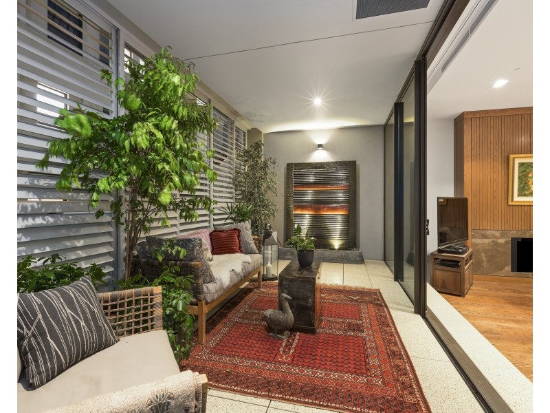 202/150 Clarendon Street, East Melbourne VIC 3002