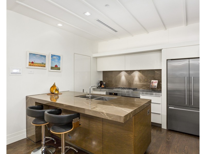 202/150 Clarendon Street, East Melbourne VIC 3002