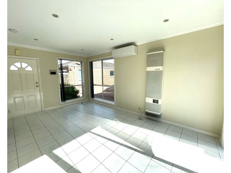 2/113-115 Railway Avenue, Laverton VIC 3028