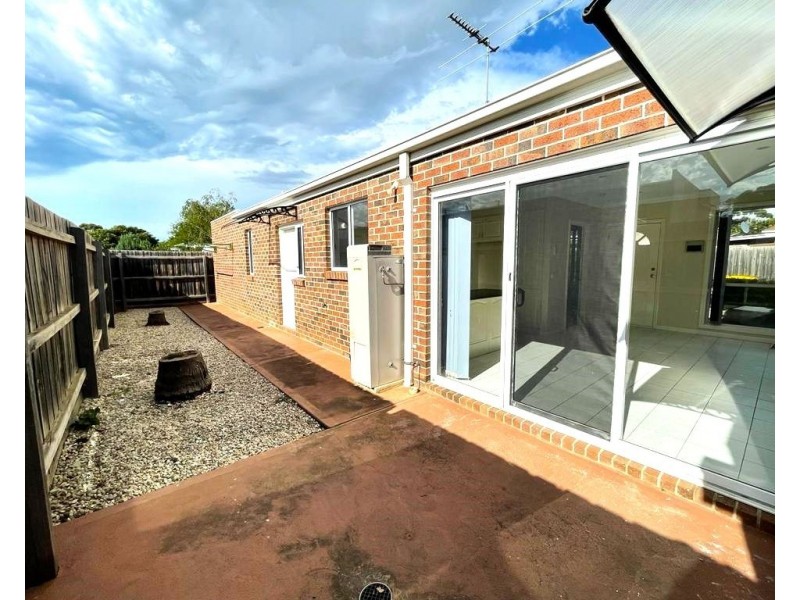 2/113-115 Railway Avenue, Laverton VIC 3028