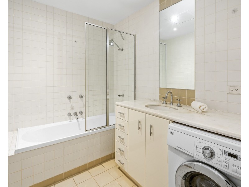 33/394 Collins Street, Melbourne VIC 3000