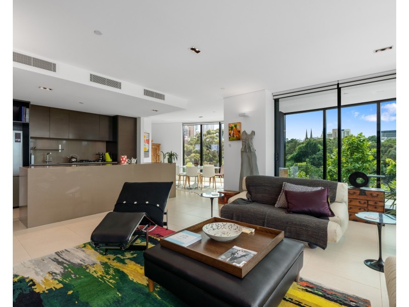 601/279 Wellington Parade South, East Melbourne VIC 3002