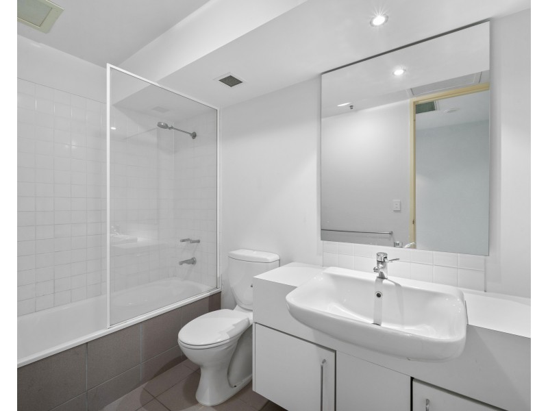 202/582 St Kilda Road, Melbourne VIC 3000