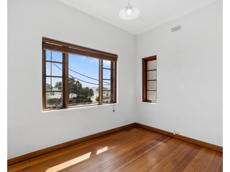 4/18 Marine Parade, St Kilda VIC 3182