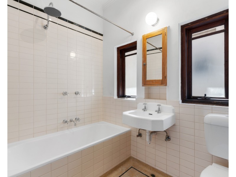 4/18 Marine Parade, St Kilda VIC 3182