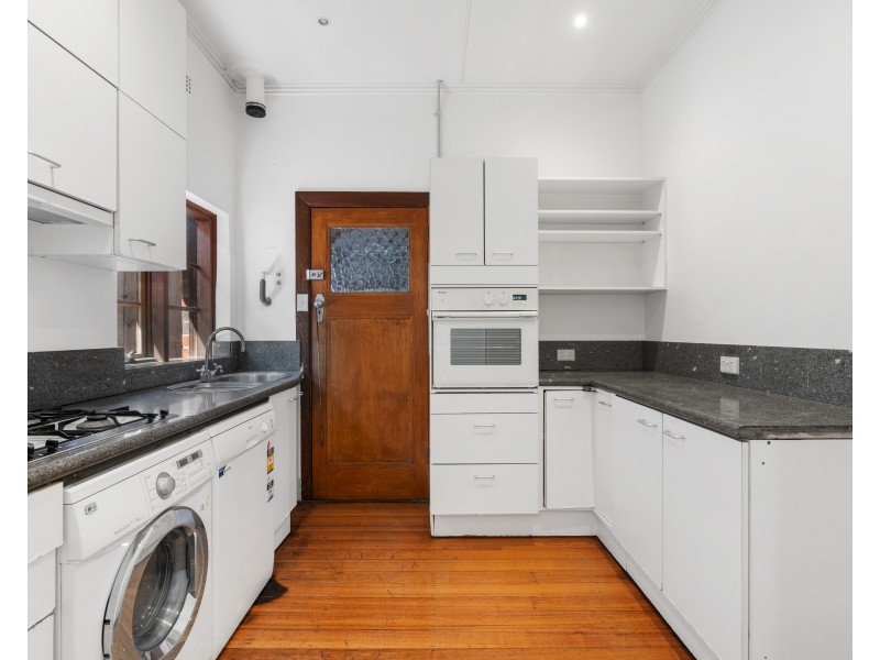 4/18 Marine Parade, St Kilda VIC 3182