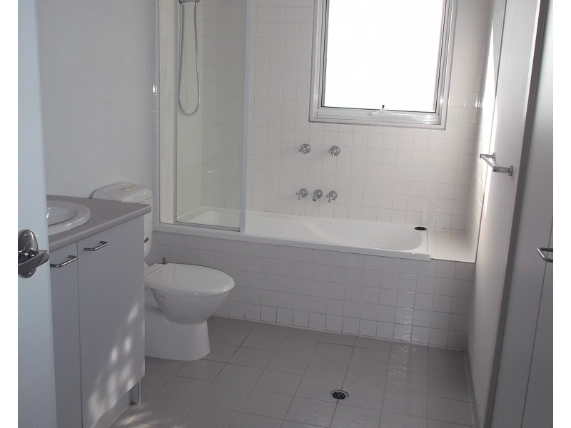 40/1 Gatehouse Drive, Kensington VIC 3031