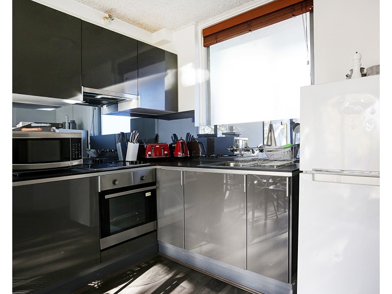 206/81 Queens Road, Melbourne VIC 3004
