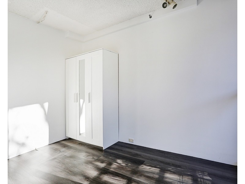 206/81 Queens Road, Melbourne VIC 3004