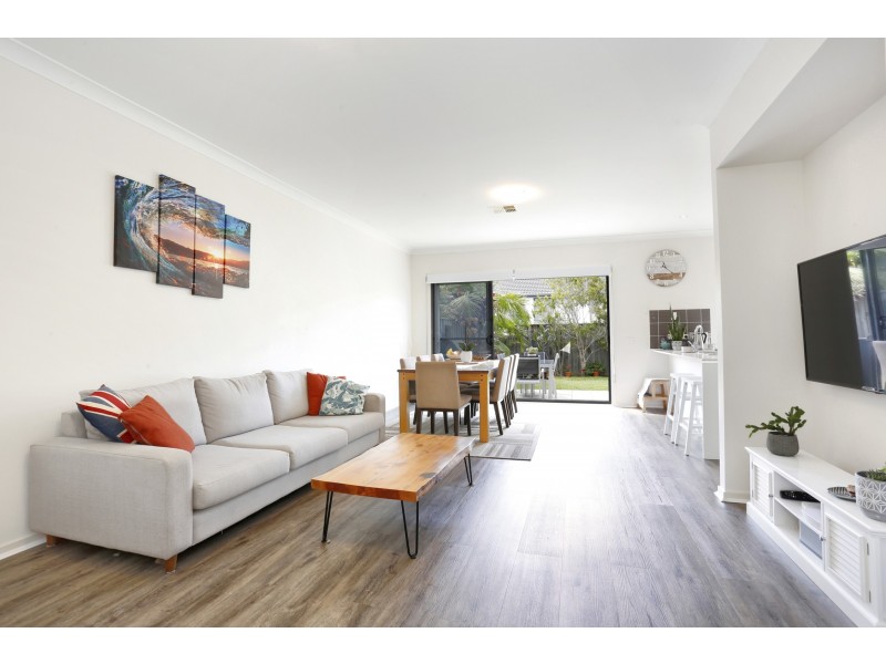 2/12-14 Angophora Cct, Warriewood NSW 2102