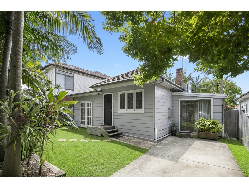 3 Pine Avenue, Brookvale NSW 2100