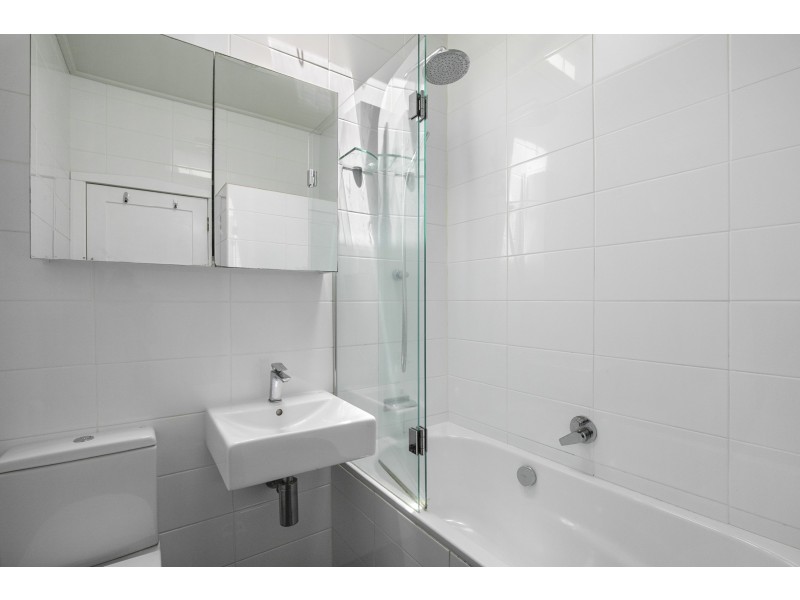 3 Pine Avenue, Brookvale NSW 2100