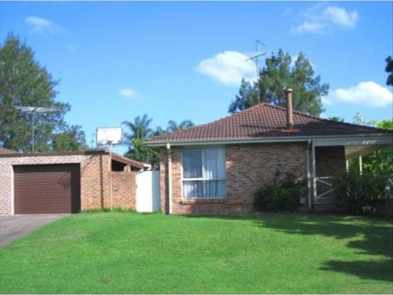 13 Phillip Place, Mcgraths Hill NSW 2756