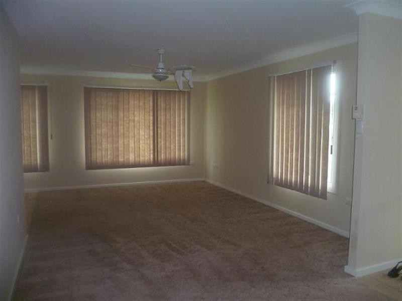 1/15 Strong Place, Richmond NSW 2753