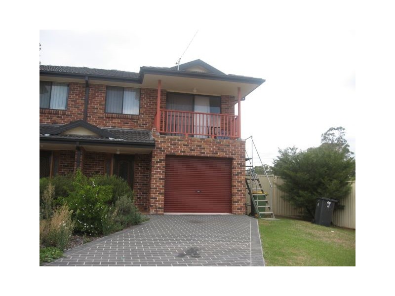 2/11 Erina Place, South Windsor NSW 2756