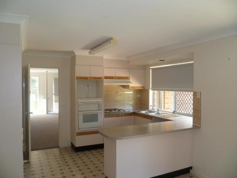 4 Albert St, Mcgraths Hill NSW 2756