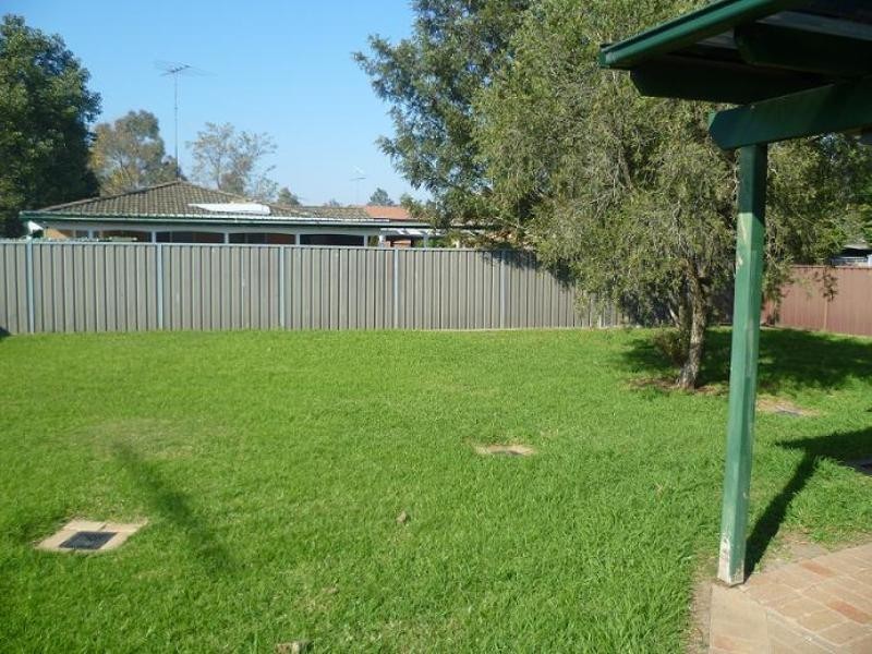 4 Albert St, Mcgraths Hill NSW 2756