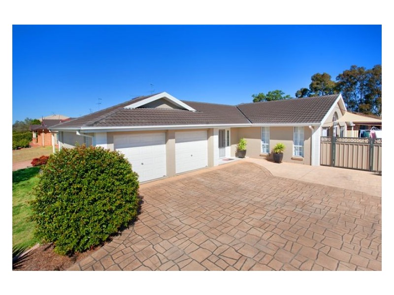 8 Kallawatta Grove, Mcgraths Hill NSW 2756