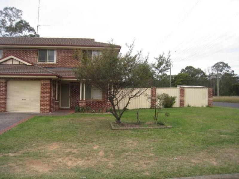 2/74 Woods Road, South Windsor NSW 2756