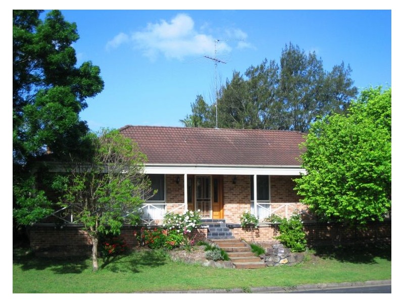 13 Phillip Place, Mcgraths Hill NSW 2756