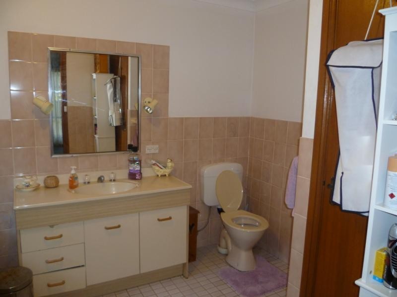 1 Redhouse Crescent, Mcgraths Hill NSW 2756