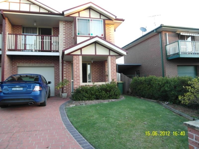 2/36 Hunter Street, Mcgraths Hill NSW 2756