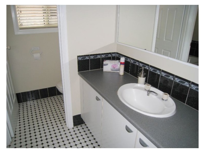 1/8 Porpoise, Bligh Park NSW 2756