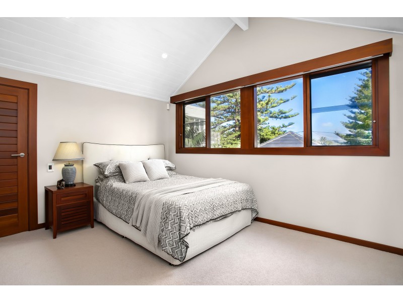 15 Surfview Road, Mona Vale NSW 2103