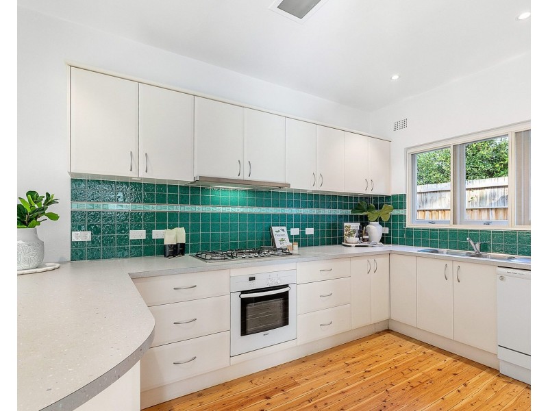 32 Monash Crescent, Clontarf NSW 2093