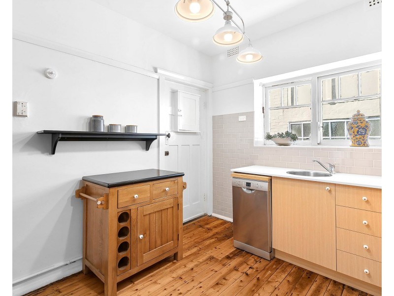 11a Lauderdale Avenue, Fairlight NSW 2094