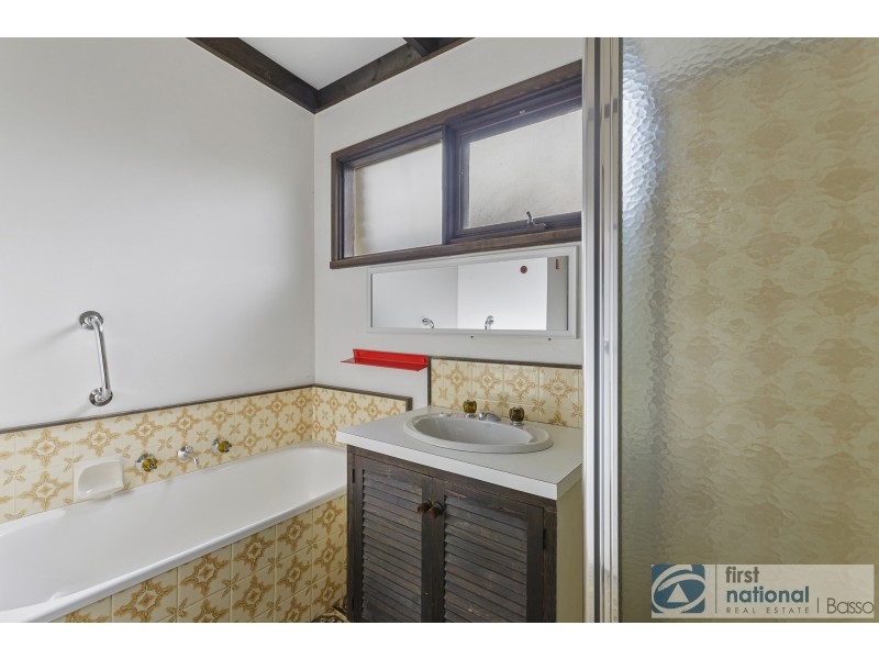 56 Hayes Avenue, Rosebud VIC 3939